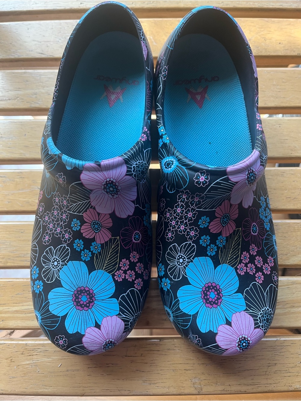 Anywear Nurse Clogs Slip Resistant Work Shoes with Pink & Blue Flowers Size 8 - Picture 2 of 7